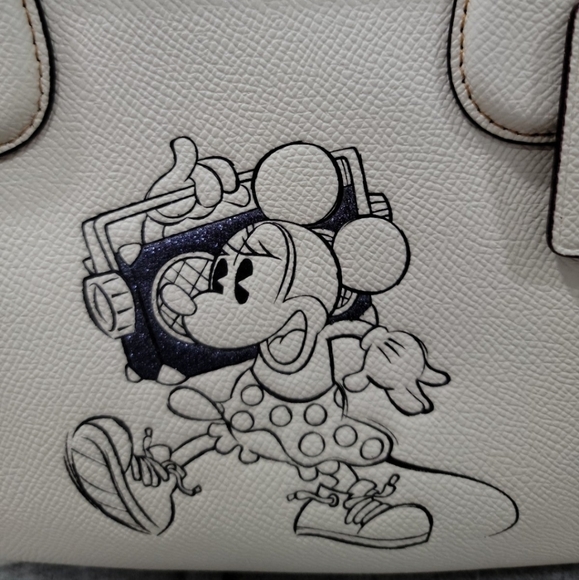 Disney x Coach Minnie Mouse Purse - Picture 5 of 9